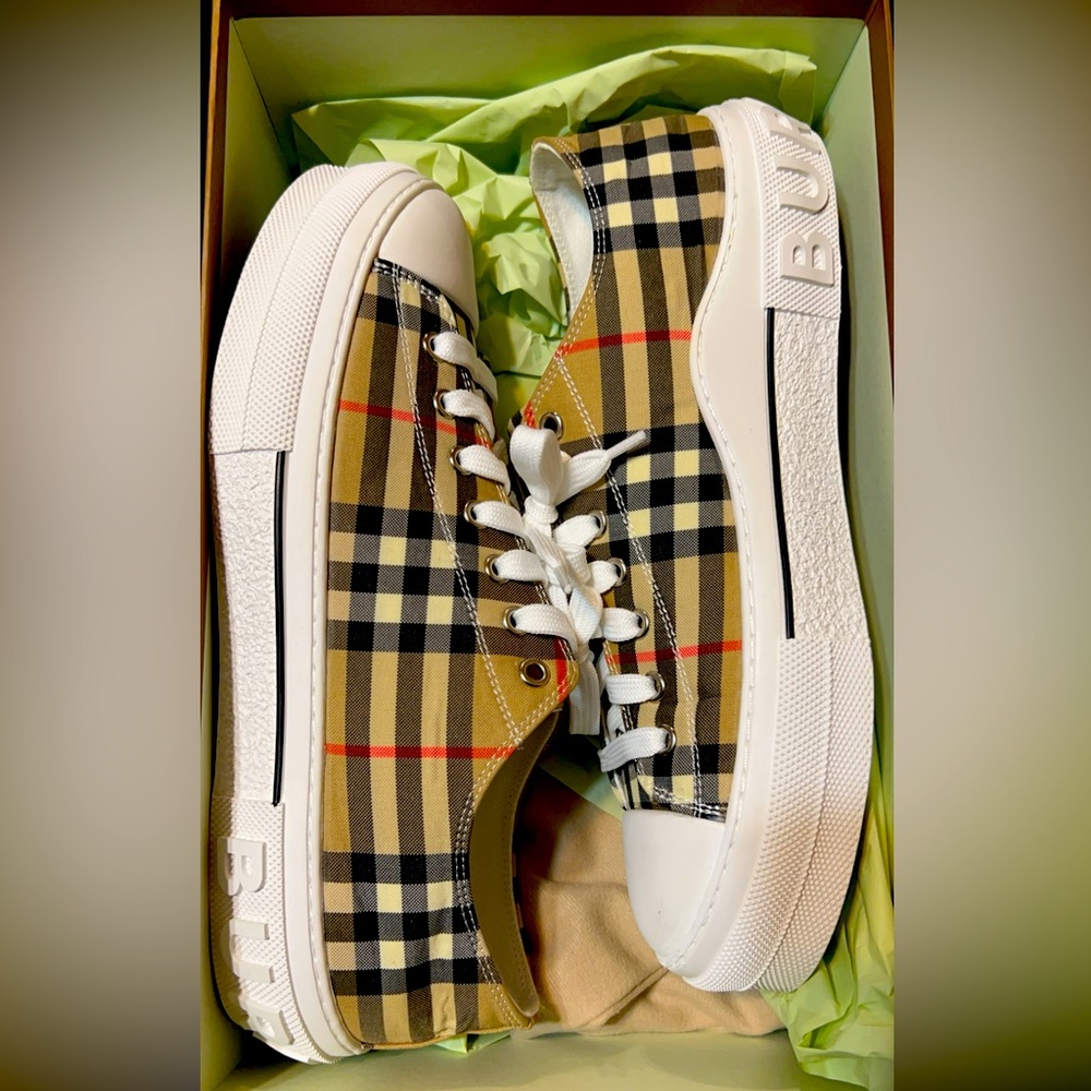 Burberry sneakers men size 11